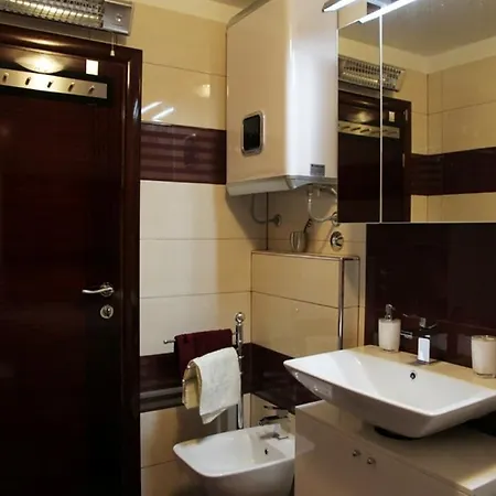 Tea 2 Apartment Split